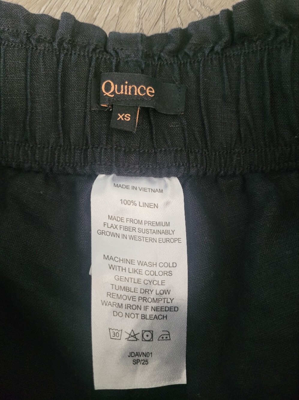 Quince 100% European Linen High Waisted Shorts - Black - Size XS - Picture 6 of 8